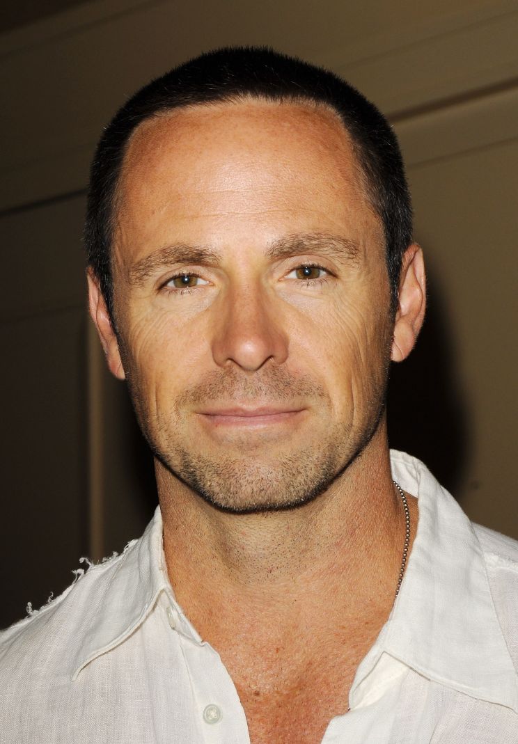 William deVry