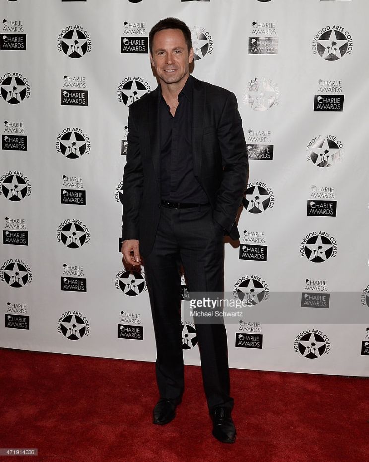 William deVry