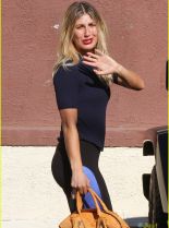 Willow Hayes photo