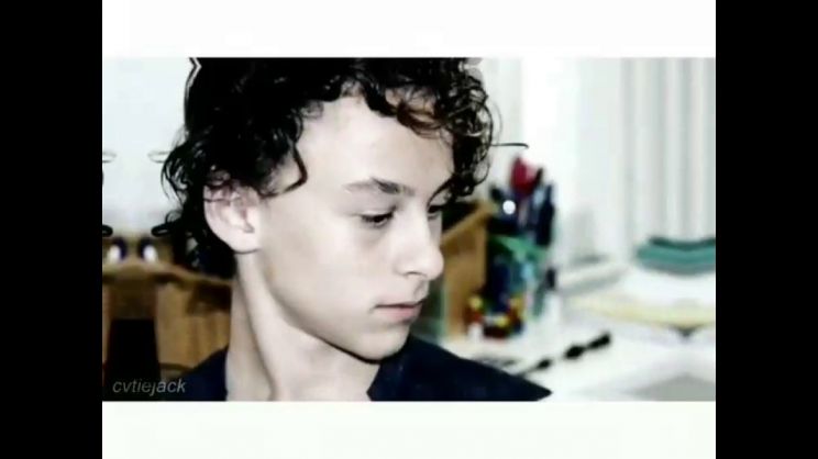 Wyatt Oleff