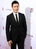 Xiaoming Huang #1444918 picture (Portrait Medium)