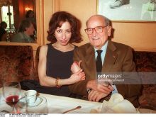 Yasmina Reza photo