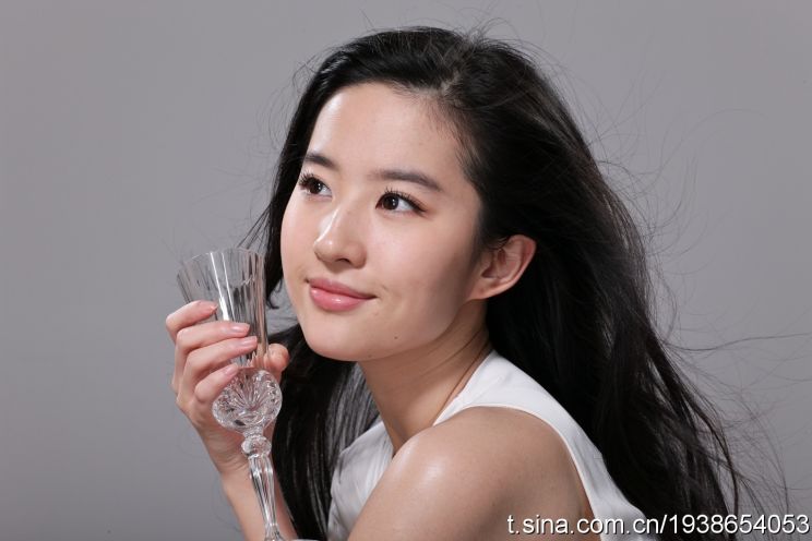 Yifei Liu