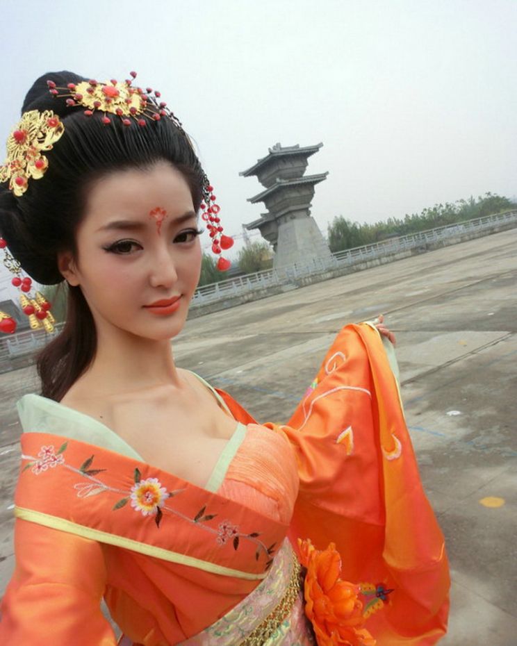 Ying Ying Li