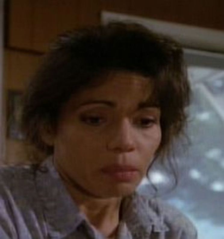 Yvette Cruise