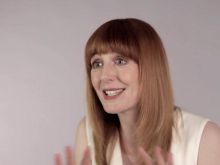 Yvette Fielding photo
