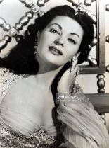 Yvonne De Carlo photo