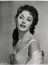 Yvonne De Carlo photo
