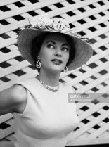 Yvonne De Carlo photo