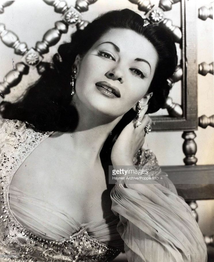 Yvonne De Carlo