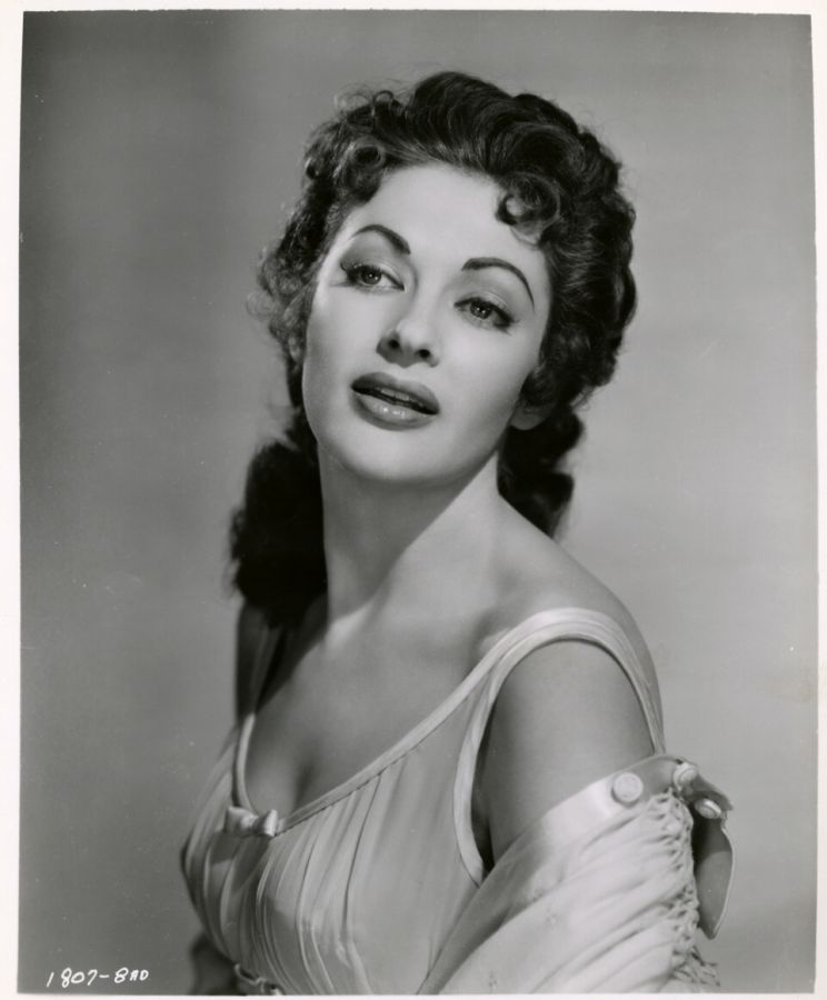 Yvonne De Carlo