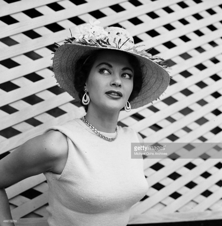 Yvonne De Carlo