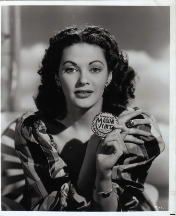 Yvonne De Carlo