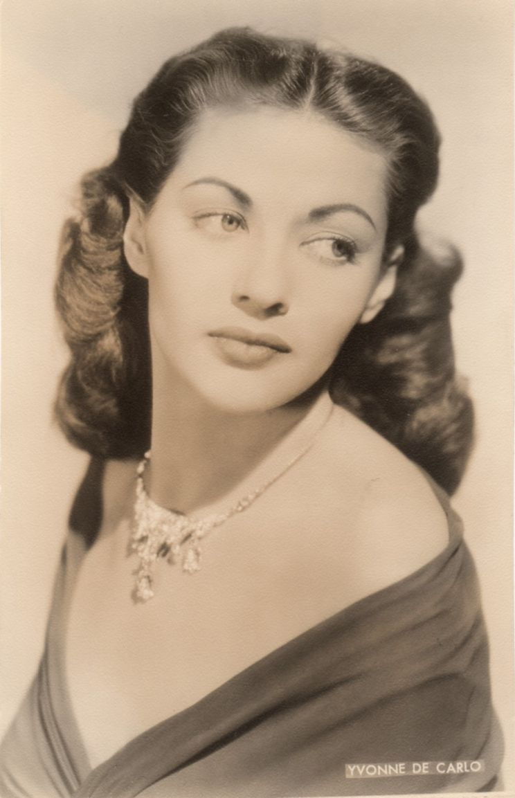 Yvonne De Carlo