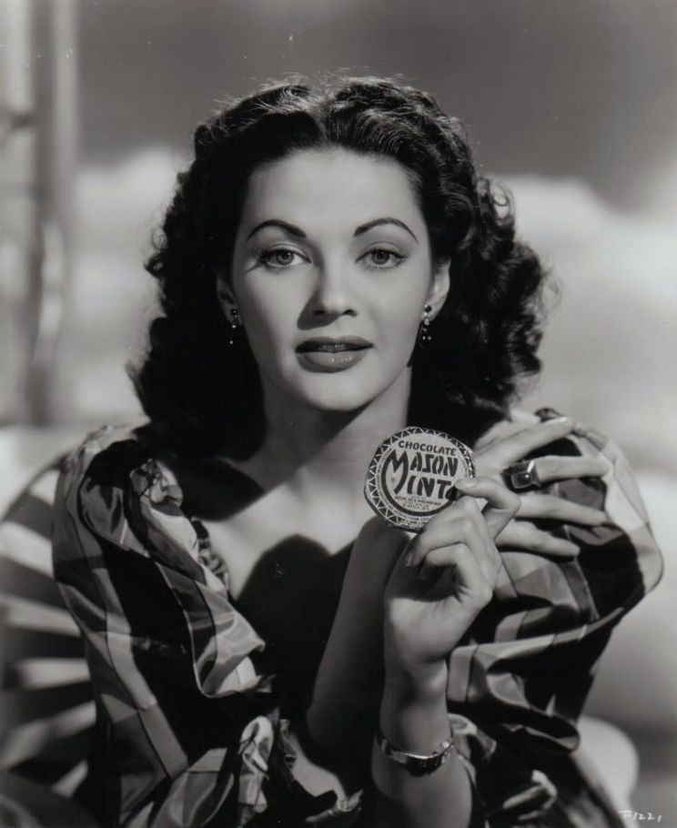 Yvonne De Carlo