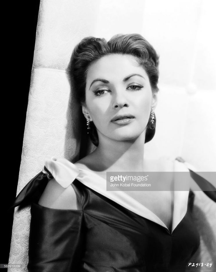 Yvonne De Carlo