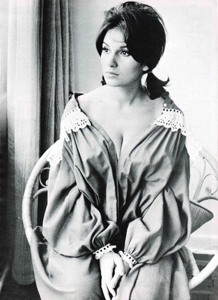 Yvonne Romain