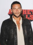 Zach McGowan