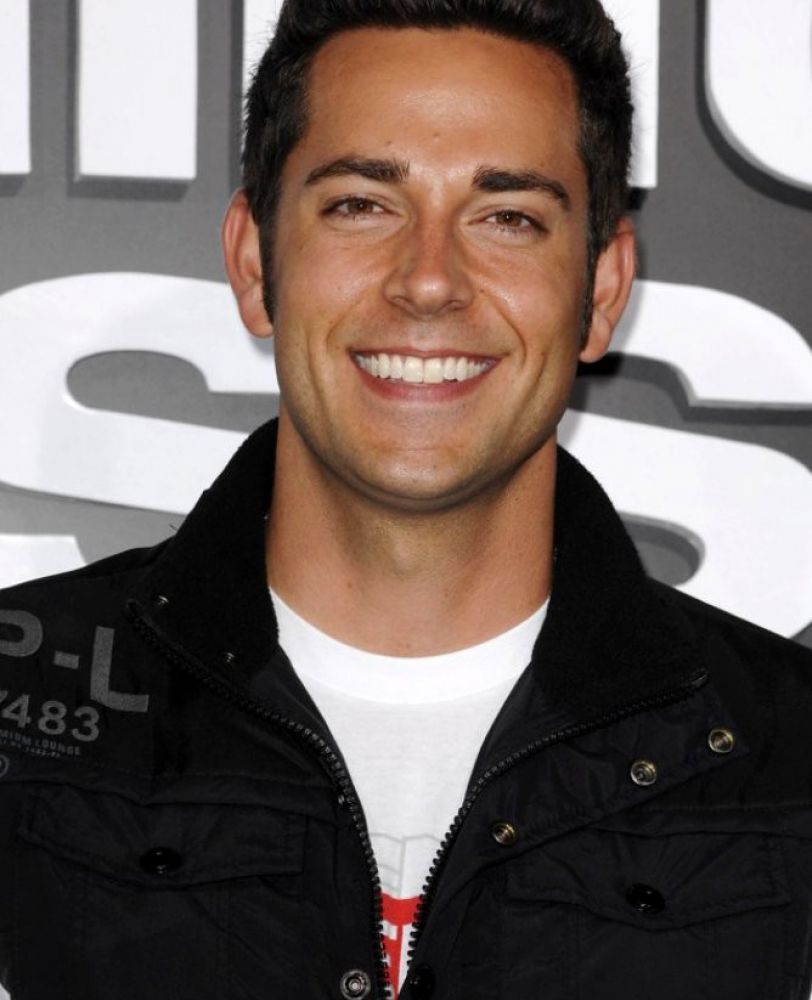 Pictures of Zachary Levi