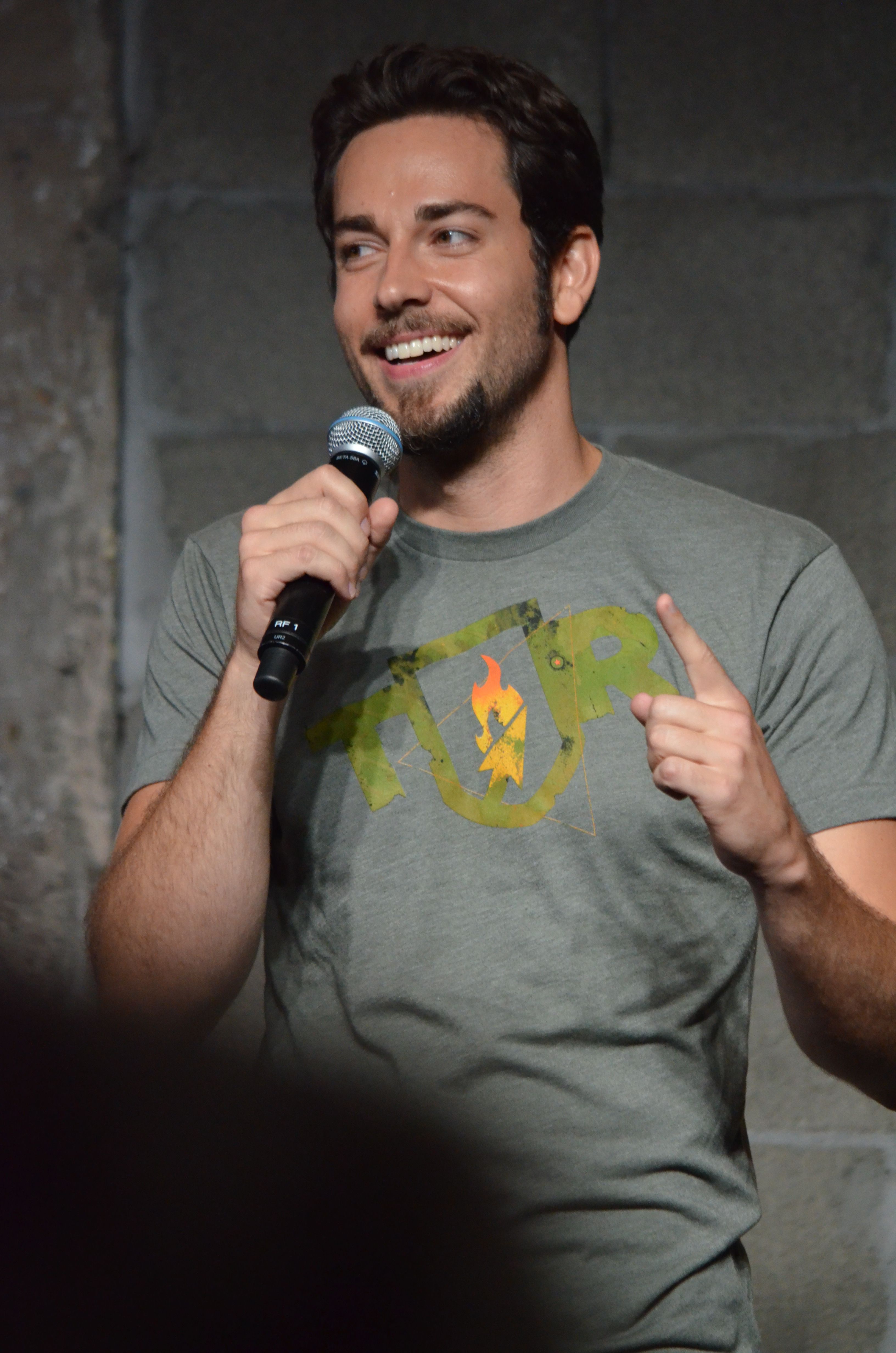 Pictures of Zachary Levi