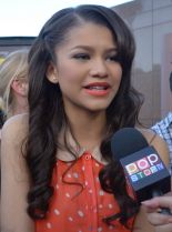 Zendaya #27679 picture (Portrait Medium)