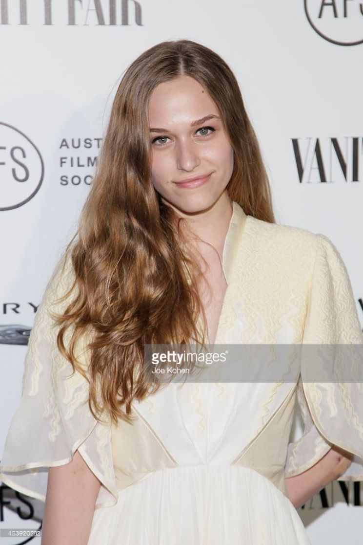 Zoe Graham