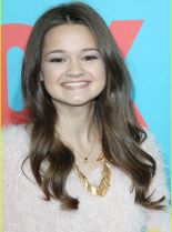 Zoe Levin photo