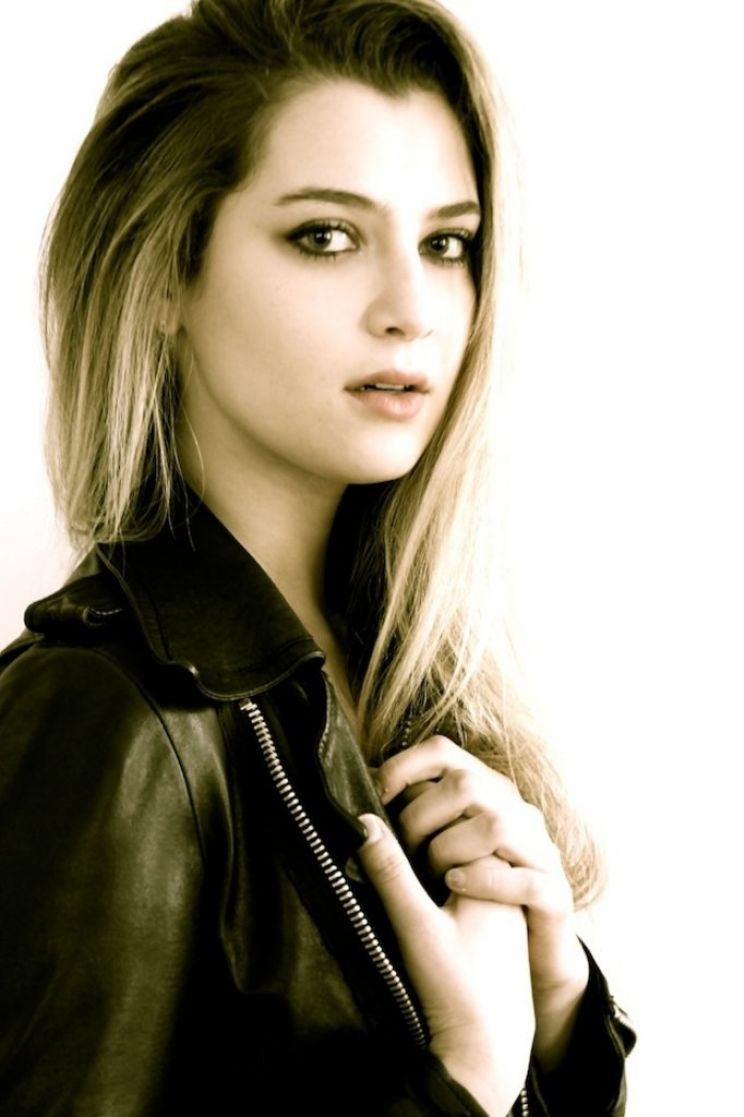 Zoe Levin