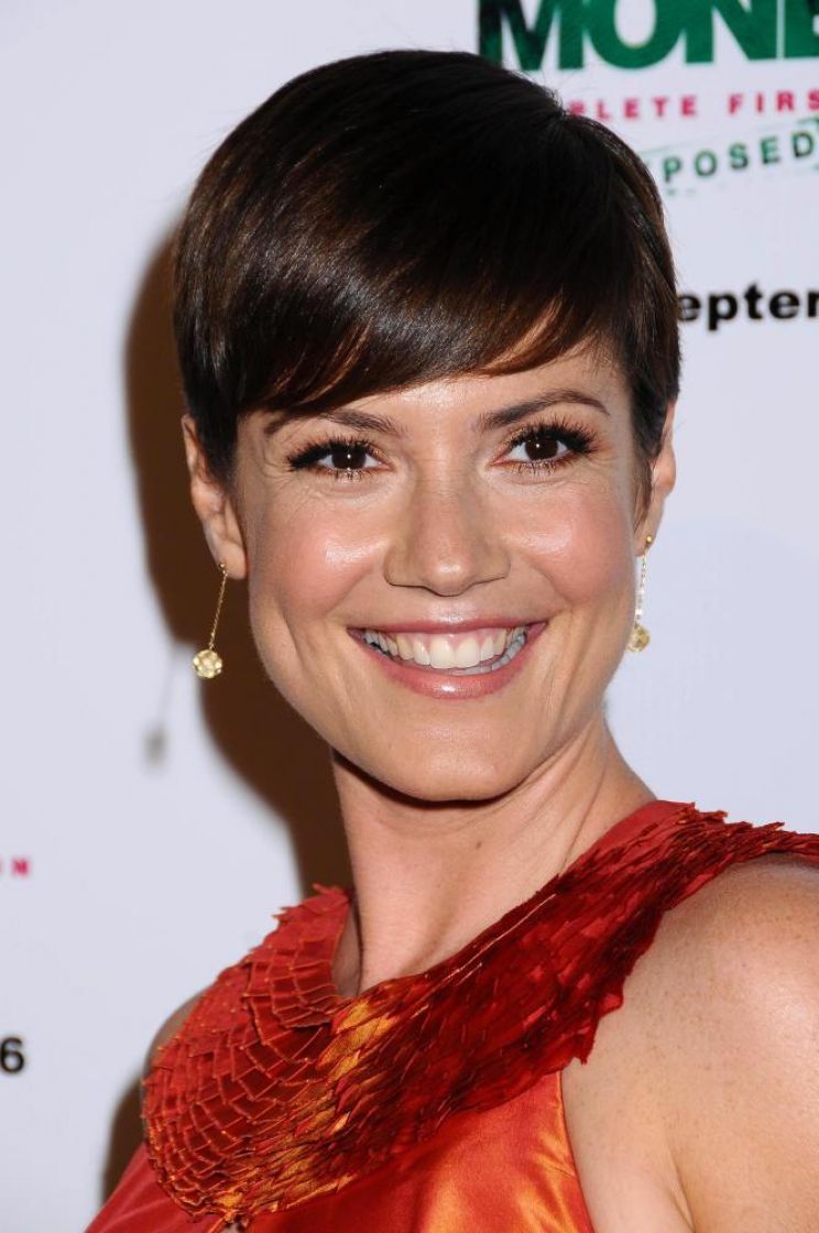 Zoe McLellan