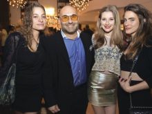 Zoe Robins photo