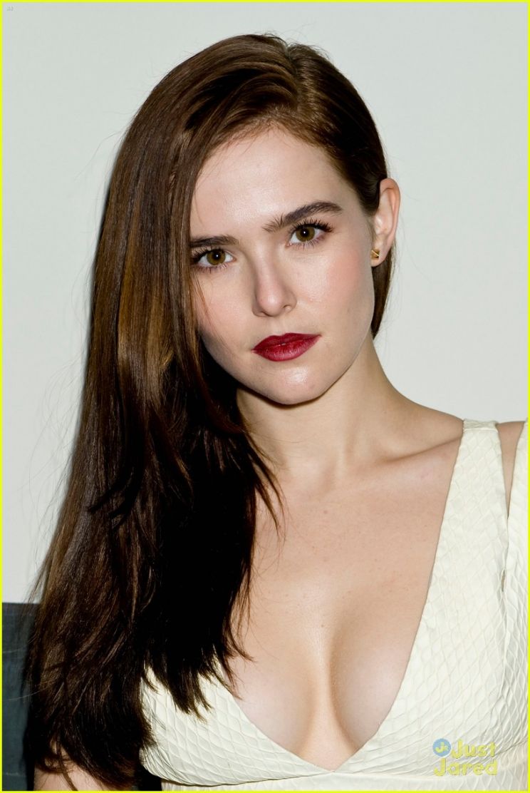 Zoey Deutch