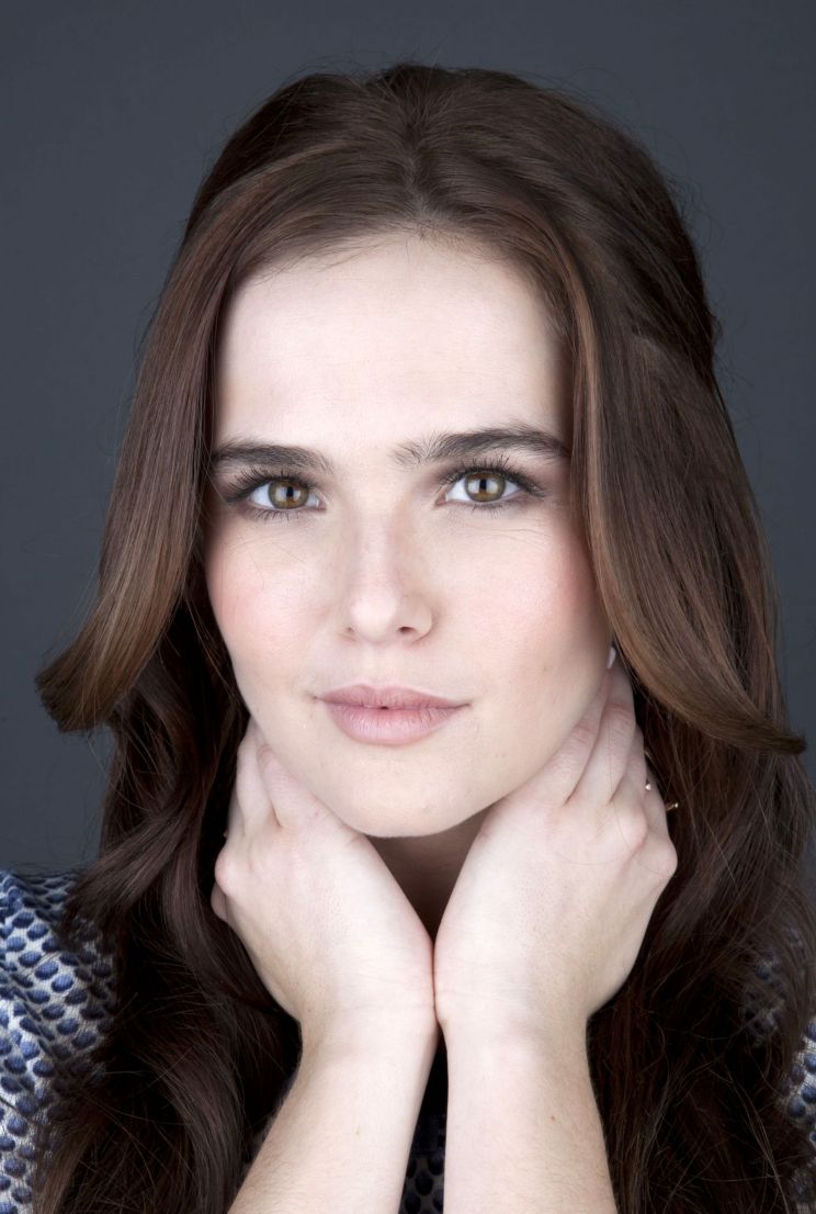 Zoey Deutch